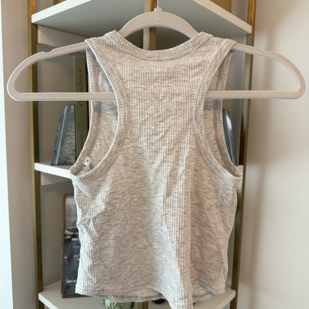 NWT Light Gray Ribbed Tank Top - Picture 5 of 9